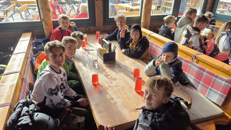 6ec87bbc f1ec 43f9 9415 903c5a2585a4